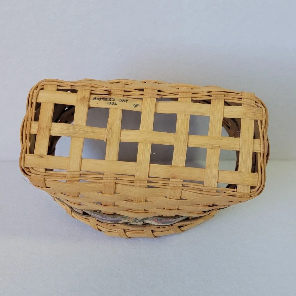 VTG 1992 Handwoven Basket Signed Artisan Farmhouse Decor Painted Scene Woven